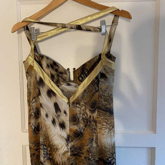 Dresses - Picture 5 of 6